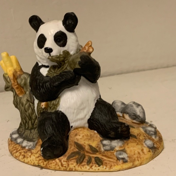 Vintage Panda Figurine - Picture 1 of 3